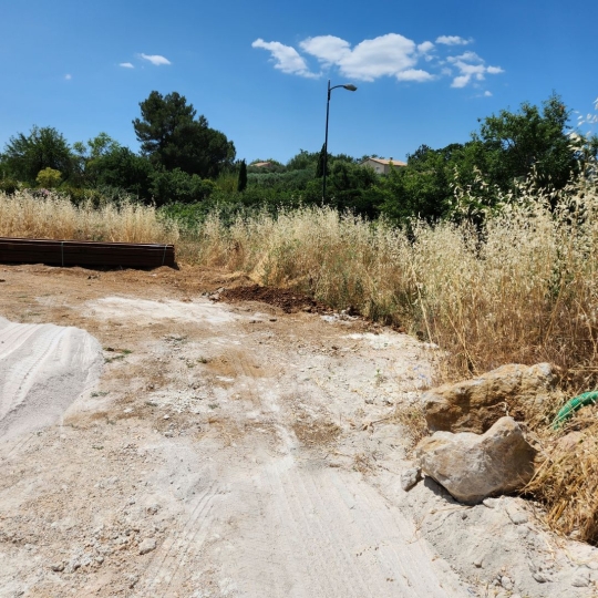 HCI IMMOBILIER : Terrain | SAINT-MAXIMIN-LA-SAINTE-BAUME (83470) | m2 | 215 000 € 