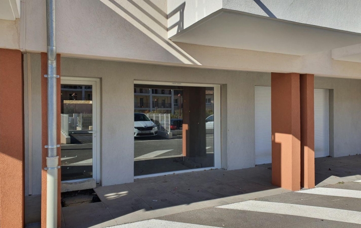 Local commercial SAINT-ZACHARIE 96 m2 215 000 € Local commercial SAINT-ZACHARIE 96 m2 215 000 €